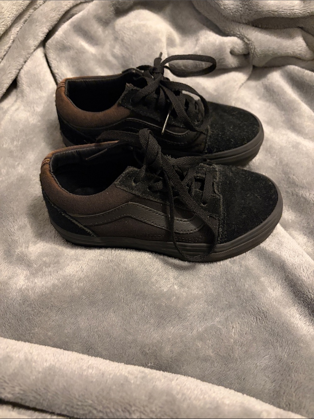 Kids Black Low-Top Vans Sneakers